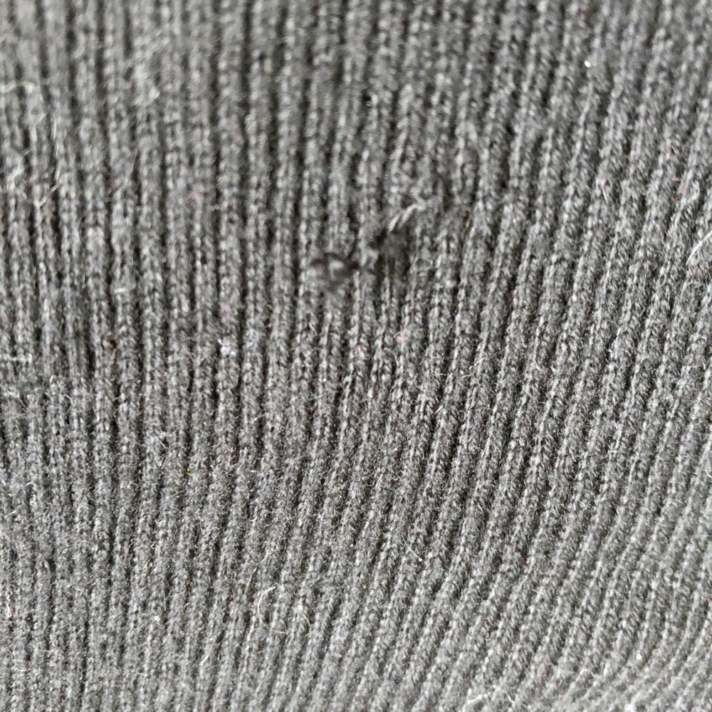 Express V-neck pullover - Picture 8 of 8